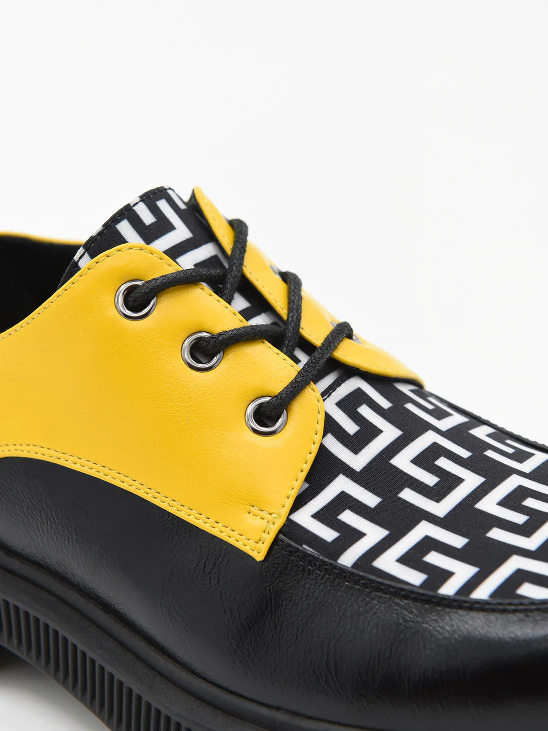 Sapato Oxford Azarey Geometric