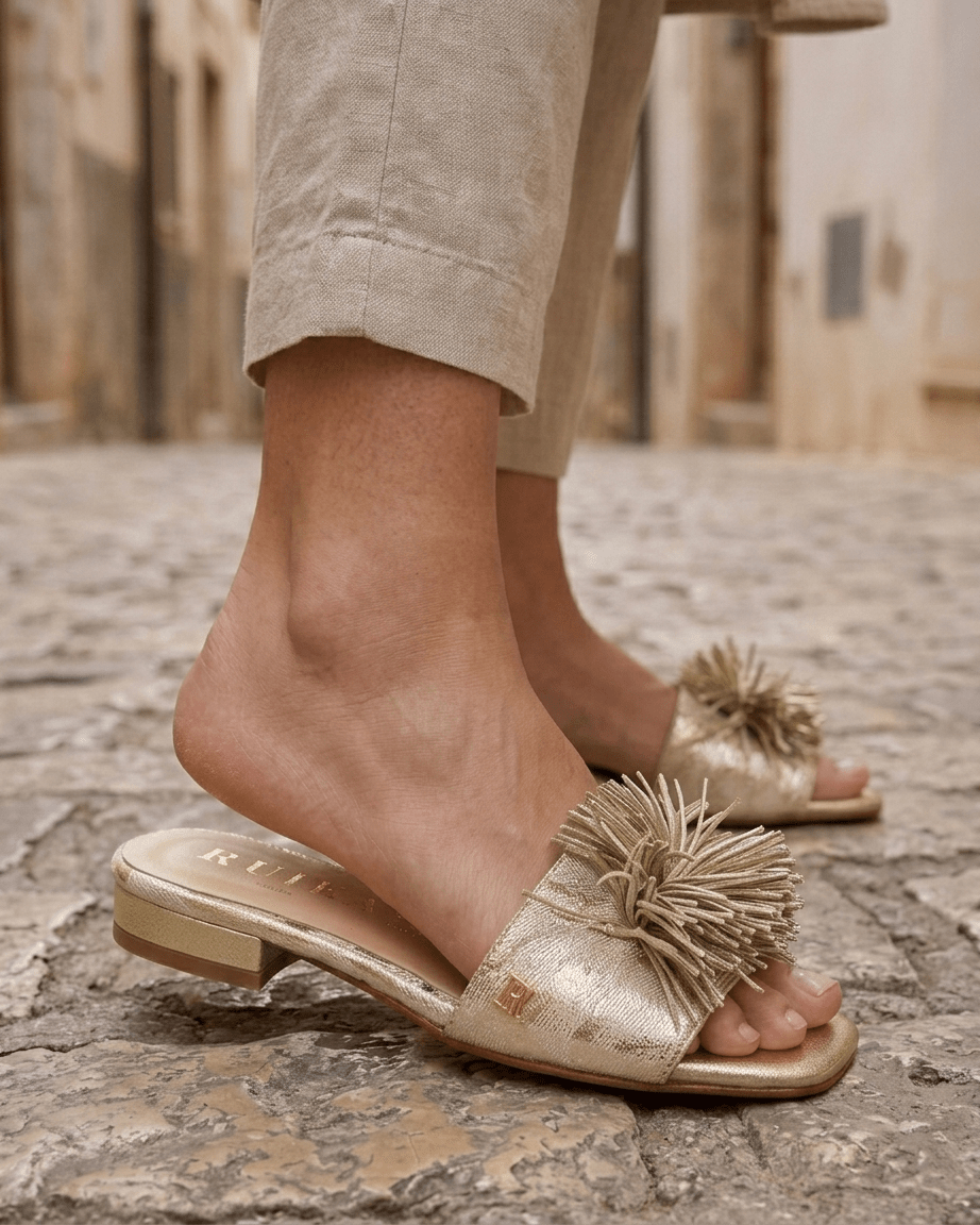 Chinelo RUIKA Metalizado com Pompom de Franjas | Feito em Portugal - Roma Pell