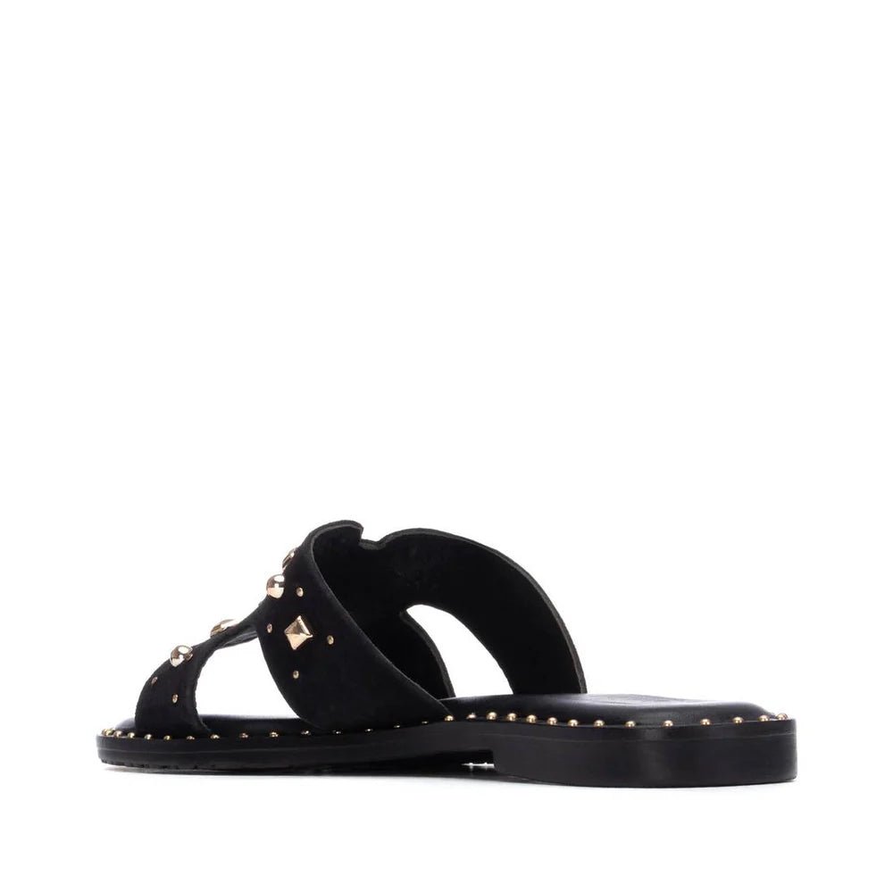 Sandália Carmela com Tachas | Conforto e Estilo Feminino - Roma Pell