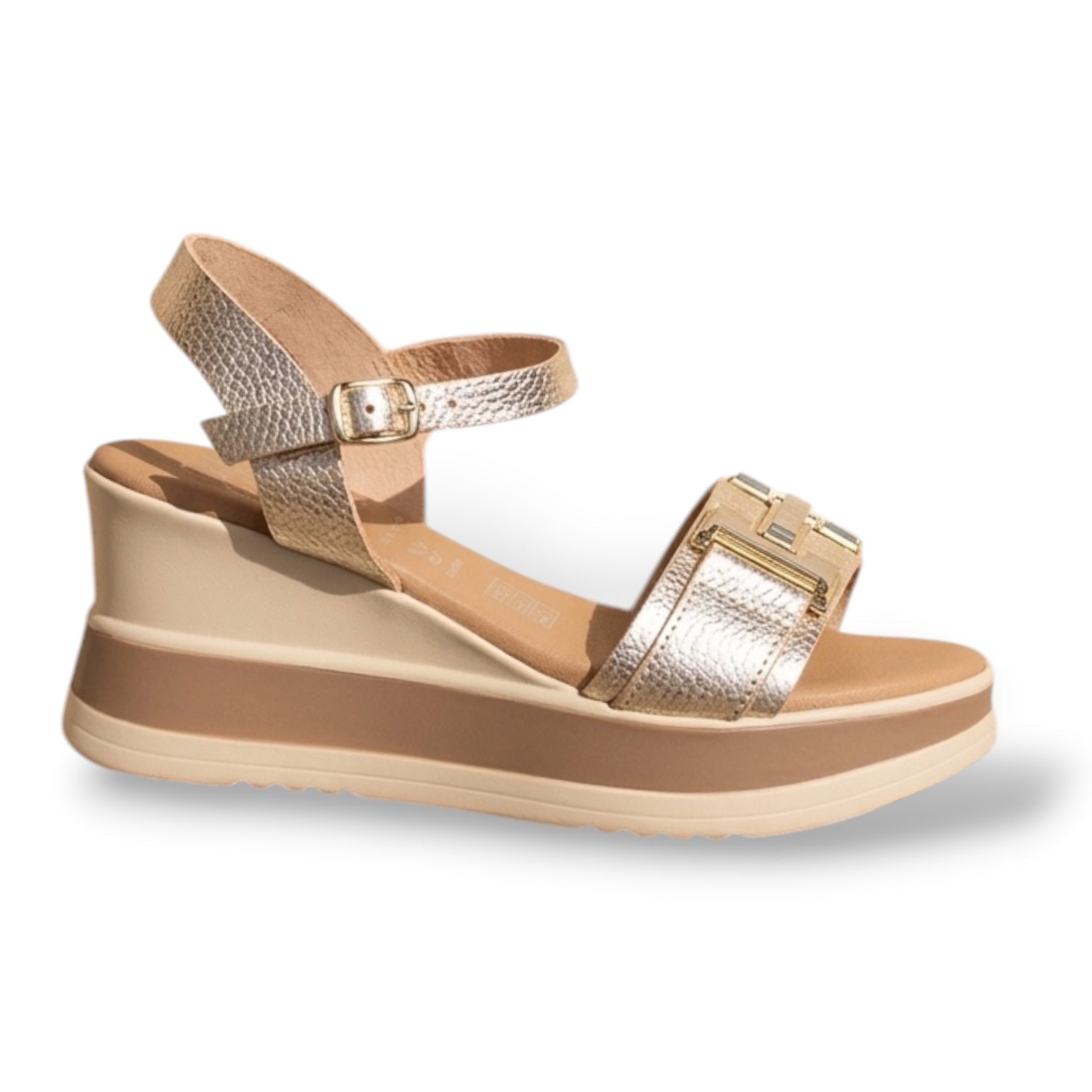 Sandália cunha Oh My Sandals 5981 bicolor champanhe e bege — vista lateral com fivela dourada | Roma Pell