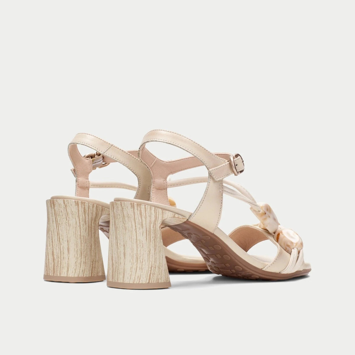 Sandália Hispanitas Creme — Salto Bloco e Pedras Artesanais - Roma Pell