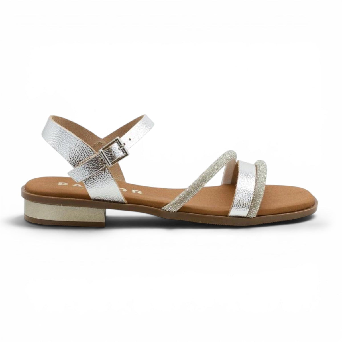 Sandálias Oh My Sandals 5871 prata — tiras em pele laminada com micro-brilhantes e salto baixo | Roma Pell