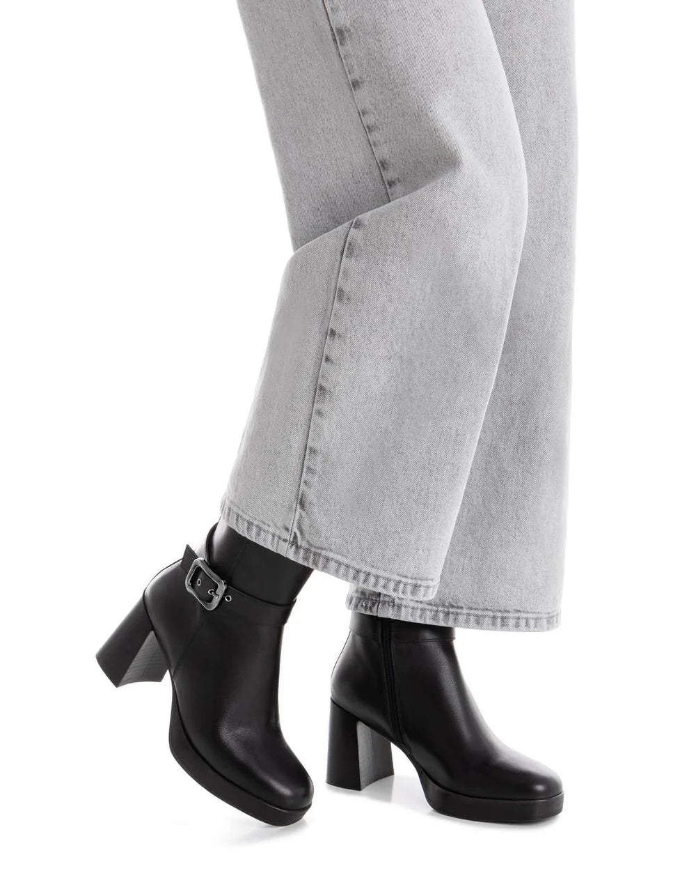 Bota Feminina Carmela 162533 04