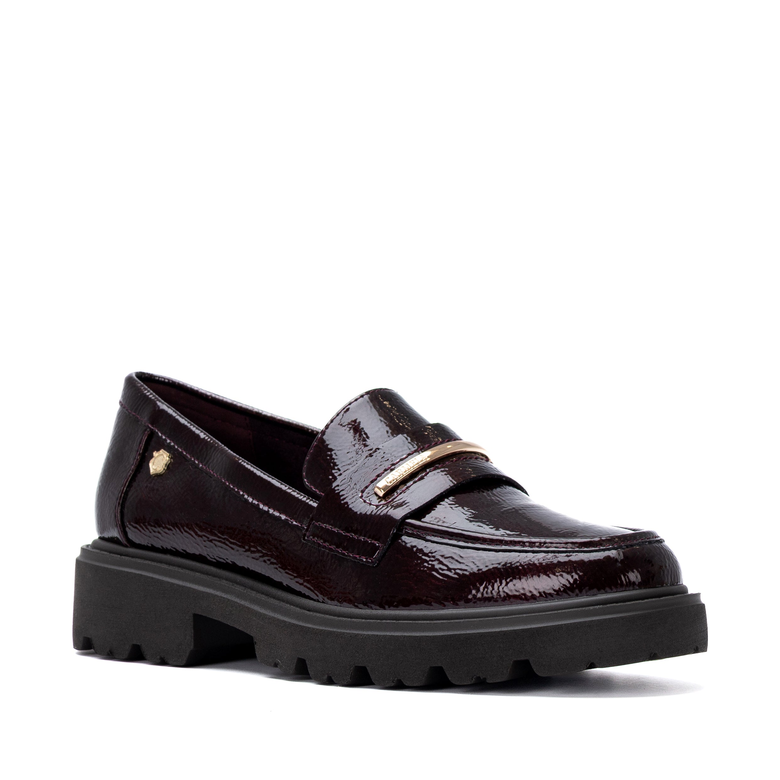 Mocassim Carmela verniz bordeaux, vista lateral em ângulo sobre fundo branco