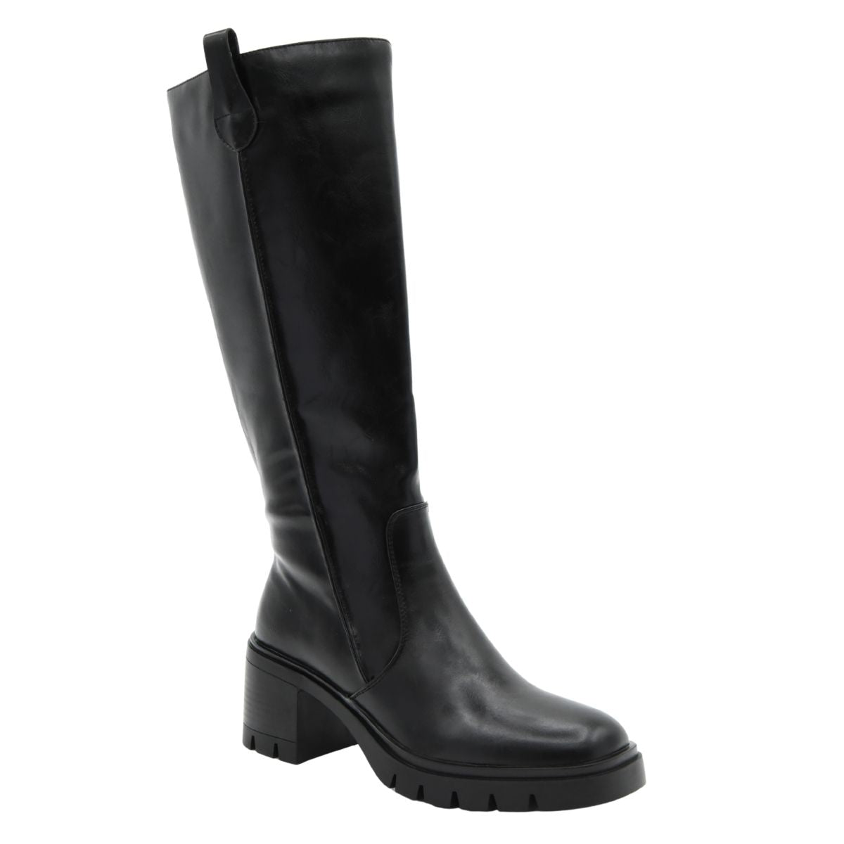 Bota feminina Azarey preta de cano alto, salto largo e sola dentada, em fundo branco