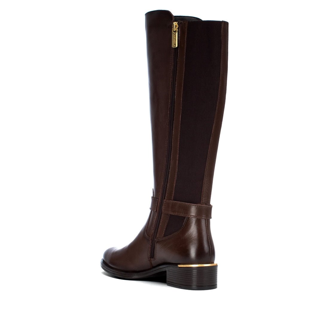 Bota Carmela em pele castanha com adorno metálico dourado, lado interior com fecho de correr