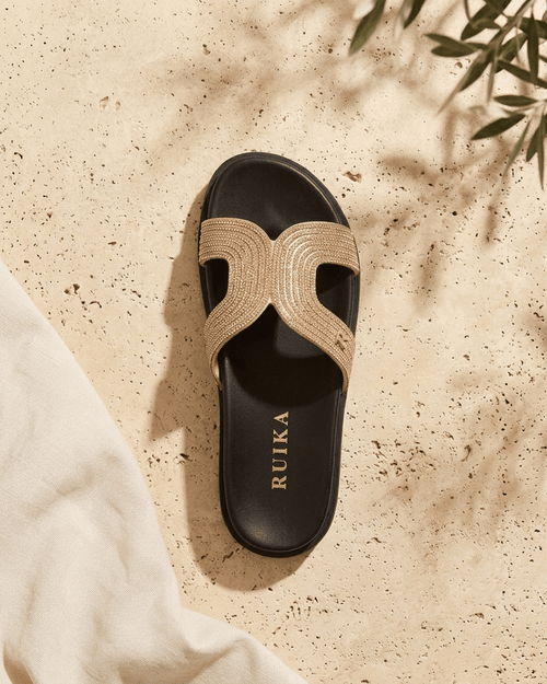 Chinelo Ruika com Brilhantes — Conforto e Elegância para o Verão