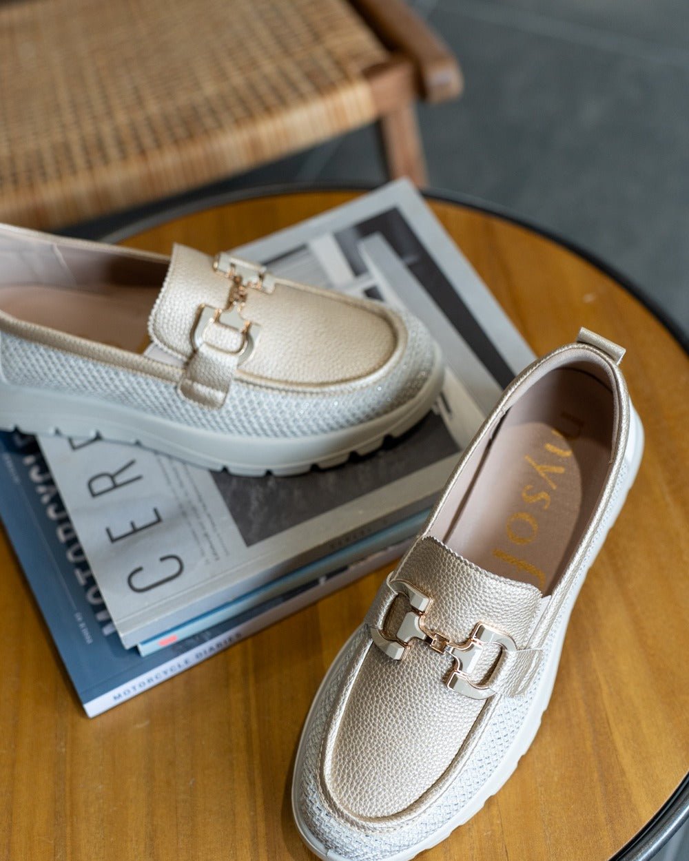 Mocassins Mysoft Femininos | Champanhe Laminado | Palmilha Memory Foam | Ref. 25M269 - Roma Pell