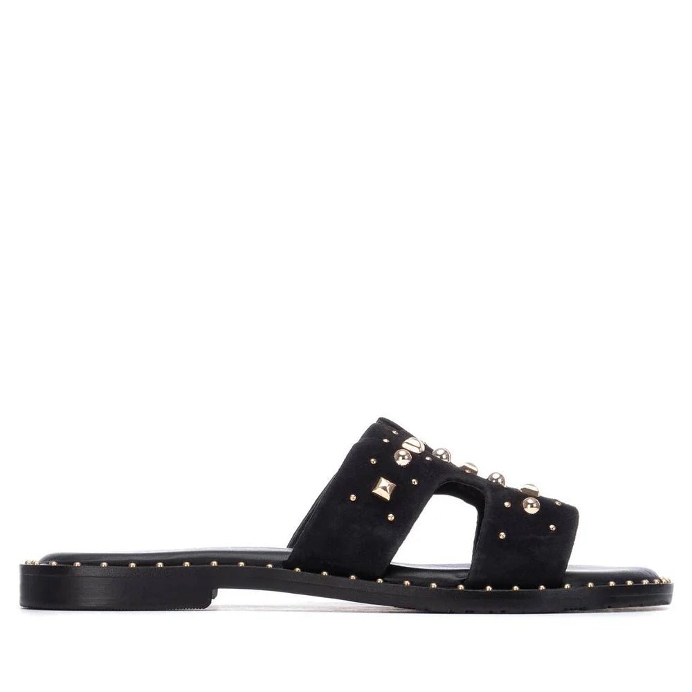 Sandália Carmela com Tachas | Conforto e Estilo Feminino - Roma Pell